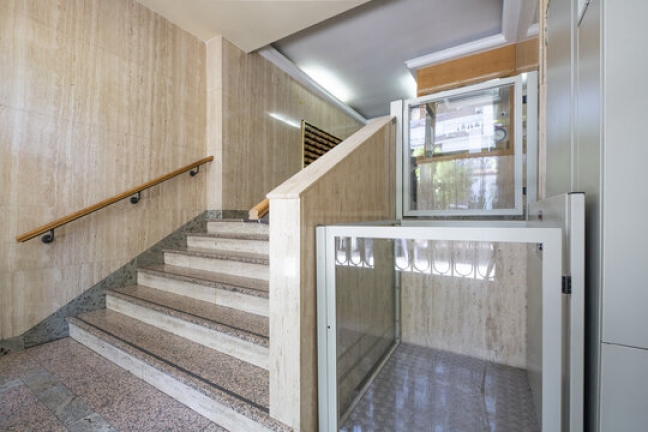 hydraulic elevators for elderly adults